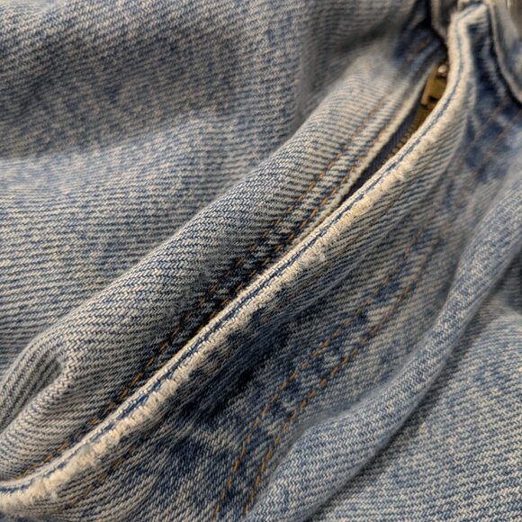 Vintage Gap Easy Fit Men's Jeans, Light Wash, Early 1990s, 34" Waist 32" Inseam - Picture 13 of 14